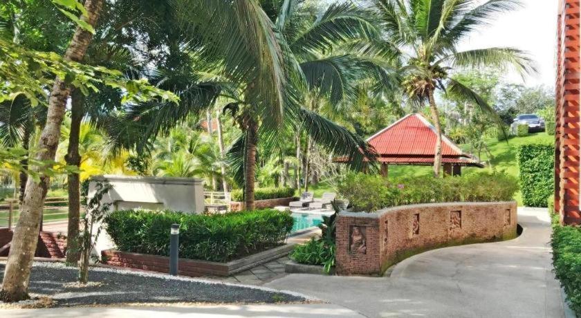 Royal Lee Resort And Spa Nai Yang Beach Eksteriør bilde