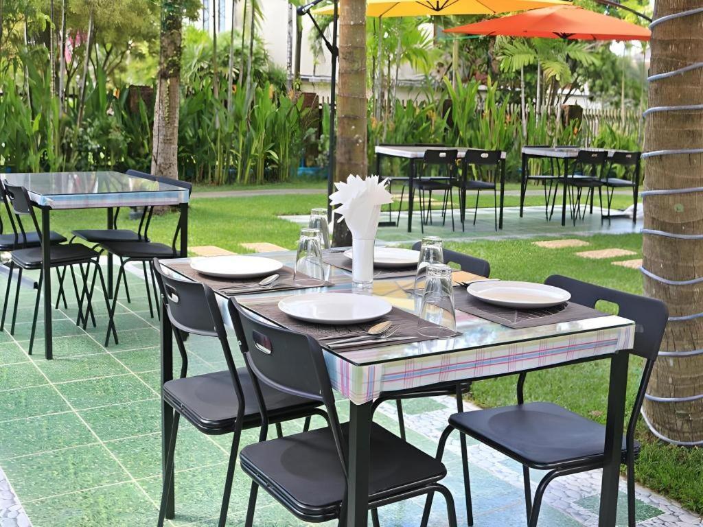 Royal Lee Resort And Spa Nai Yang Beach Eksteriør bilde